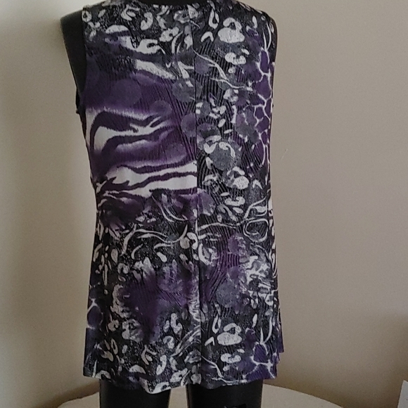 Womens size 1X animal style print sleeveless top - Picture 2 of 3